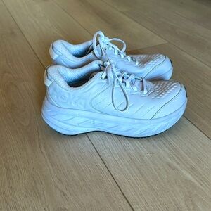 Hold White oil slip resistant white shoes
